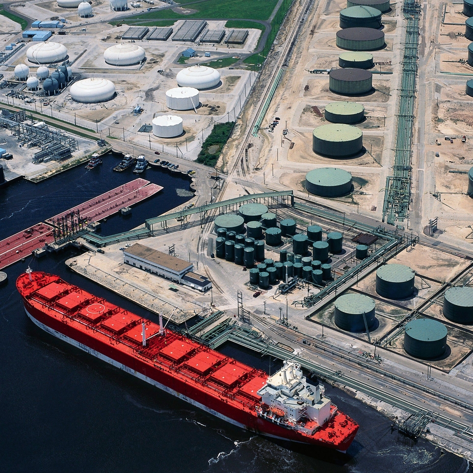 Armazenamento e distribuição na indústria de petróleo e gás natural