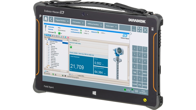 The Field Xpert SMT70 industrial tablet provides plant operators modern plant asset management