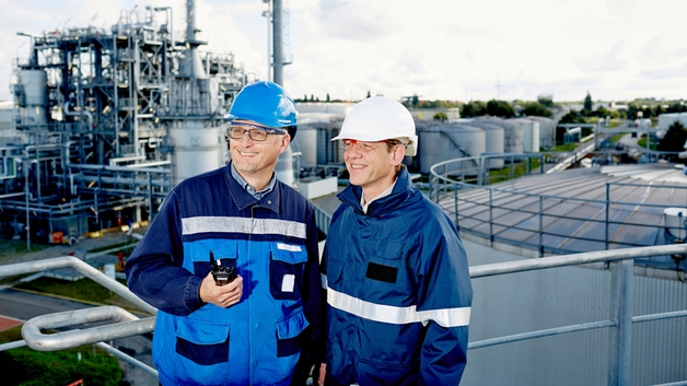 Visita a um cliente da Endress+Hauser em uma refinaria