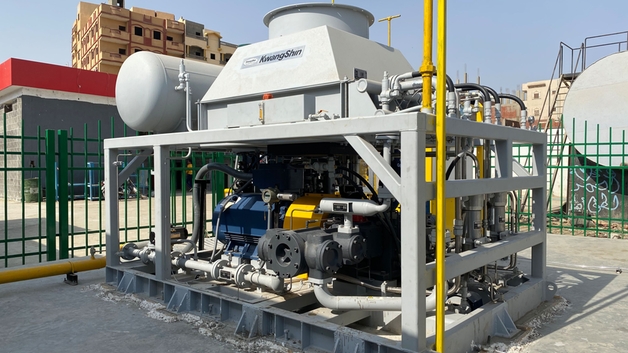 Modelo de compressor de GNC com motor elétrico