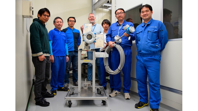 Equipe do laboratório de calibração da Endress+Hauser em Yamanashi