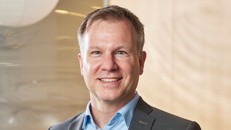 O Dr. Dirk Mörmann foi anteriormente diretor de tecnologia e membro do conselho de administração.